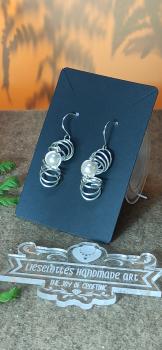 Ohrhänger Kupfer Spirale mit Perle perlmutt-weiß 1